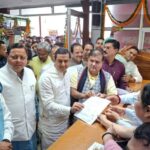 उत्तराखंड में भाजपा प्रदेश अध्यक्ष के पद के लिए सिर्फ मौजूदा अध्यक्ष महेंद्र भट्ट ने ही कराया नामांकन, सीएम धामी से लेकर अनिल बलूनी तक रहे उपस्थित।