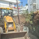 उत्तराखंड में ऋषिकेश के चंद्रेश्वर नगर में अवैध निर्माण पर चला निगम का बुलडोजर, जाम से मिलेगी मुक्ति।