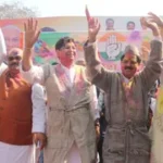 उत्तराखंड की राजधानी में कांग्रेस भवन पर दिग्गजों ने मनाई होली, अबीर-गुलाल से सराबोर हुए नेता।