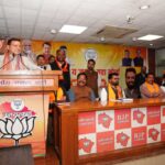 उत्तराखंड में मुख्यमंत्री धामी ने भाजपा के युवा कार्यकर्ताओं से अनुशासन, सेवा भाव और जनसंपर्क से संगठन को मजबूत करने का आह्वाहन किया।