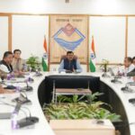 उत्तराखंड में गैस, ईंधन व आवश्यक वस्तुओं की पर्याप्त आपूर्ति सुनिश्चित, पैनिक होने की आवश्यकता नहीं :मुख्य सचिव।