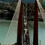 उत्तराखंड में ऋषिकेश के रामझूला पुल मरम्मत कार्य शुरू, हरिद्वार कुंभ से पहले दोपहिया वाहन फिर चलेंगे।