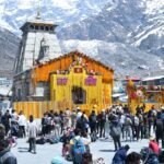 उत्तराखंड में पहले ही दिन उमड़ा आस्था का सैलाब, 38 हजार श्रद्धालु पहुंचे, 12 घंटे लाइन में लगकर हुए बाबा के दर्शन।