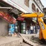 उत्तराखंड की राजधानी में अवैध कब्जों के खिलाफ बड़ी कार्रवाई, रिस्पना नदी पर अतिक्रमण के खिलाफ बड़ी कार्रवाई से हड़कंप।