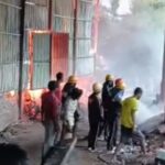 उत्तराखंड में चकोन के पिरुल प्लांट में तड़के लगी आग, मशीन और लाखों का सामान जलकर राख।