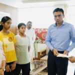 उत्तराखंड की राजधानी में कैंसर से जूझ रही विधवा सुनीता के लिए फरिश्ता बना जिला प्रशासन, बच्चों की पढ़ाई से इलाज तक मिला सहारा।