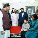 उत्तराखंड में मुख्यमंत्री धामी ने जिला अस्पताल पहुंच मरीजों का जाना हालचाल, बेहतर स्वास्थ्य सुविधाओं का दिया भरोसा।