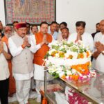 उत्तराखंड में मुख्यमंत्री धामी ने स्वर्गीय मेजर जनरल भुवन चंद्र खण्डूरी को अर्पित की भावभीनी श्रद्धांजलि।