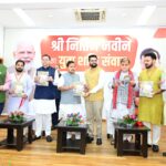 मुख्य सेवक सदन में आयोजित ‘युवा शक्ति संवाद’ में युवाओं ने साझा किए विचार, मुख्यमंत्री धामी बोले— युवाओं के सपनों को साकार करना सरकार की सर्वोच्च प्राथमिकता।