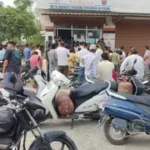 उत्तराखंड की राजधानी में गैस सिलिंडर डिलीवरी में देरी से भड़के उपभोक्ता, अनिकेत एजेंसी पर किया हंगामा।