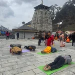 उत्तराखंड के केदारनाथ धाम में श्रद्धालुओं के लिए योग एवं प्राणायाम शिविर का शुभारंभ।
