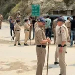 उत्तराखंड में अल्मोड़ा कब्रिस्तान अतिक्रमण विवाद: अवैध निर्माण ध्वस्त, 30 प्रदर्शनकारी हिरासत में।