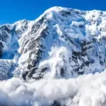 उत्तराखंड में तपिश से पिघलने लगे ग्लेशियर, काफी बढ़ गया प्रमुख नदियों का जलस्तर।