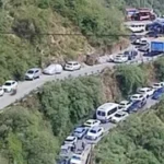 उत्तराखंड के मसूरी में किंक्रेग शटल व्यवस्था फेल, लाइब्रेरी चौक-कैंपटी रोड पर लंबा ट्रैफिक जाम।