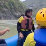 उत्तराखंड में दर्दनाक हादसा: 200 मीटर गहरी खाई से गंगा में समाई इनोवा। 3 शव बरामद, 4 लोग अब भी लापता।
