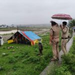 उत्तराखंड में भारी बारिश के दृष्टिगत अलर्ट मोड पर दून पुलिस, नदी नालों के किनारे न जाने की दी चेतावनी।