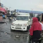 उत्तराखंड के रुड़की में एक घंटे की बारिश ने खोली प्रशासन के दावों की पोल, रामपुर चुंगी पर भारी जलभराव।