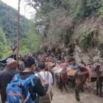 उत्तराखंड में केदारनाथ पैदल यात्रा सुचारू, संवेदनशील स्थानों पर तैनात हैं टीमें, घोड़ा-खच्चर संचालन अब भी बंद।