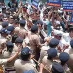 उत्तराखंड में ग्रेड पे की मांग को लेकर विभिन्न संगठनों का पुलिस मुख्यालय कूच; बैरिकेडिंग कर रोका, हुई झड़प।