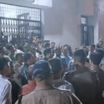 उत्तराखंड के सितारगंज तहसील में विजिलेंस कार्रवाई पर हंगामा। 14 हजार रिश्वत मामले में गिरफ्तार दो राजस्व कर्मी रिहा।