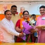 उत्तराखंड में श्रीनगर नगर निगम मेयर आरती भंडारी ने 10 पार्षद सहित ने थामा भाजपा का दामन।
