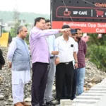 उत्तराखंड में आज मुख्यमंत्री धामी ने नंदा की चौकी पुल के एप्रोच रोड के पुनर्निर्माण कार्य का किया निरीक्षण।