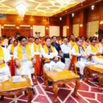 उत्तराखंड में सीएम धामी ने सुनी PM मोदी की ‘मन की बात’, बोले- राष्ट्र निर्माण में युवाओं की सक्रिय भागीदारी जरूरी।