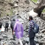 उत्तराखंड में एक दिन बाद खोल दी गई फूलों की घाटी, पर्यटक रवाना; शुक्रवार को बह गया था पुल।