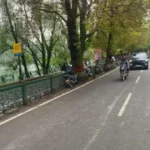 उत्तराखंड के नैनीताल में वाहनों के बढ़ते दबाव से चौड़ी हो रही माल रोड की दरारें, पहले होती थी सिर्फ पैदल आवाजाही।