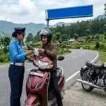 उत्तराखंड में अब गियर वाली मोटर साइकिल के लाइसेंस पर नहीं चला सकेंगे स्कूटी, पकड़े जाने पर लगेगा जुर्माना।