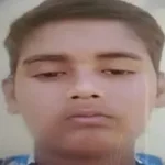 उत्तराखंड में यहाँ मर गई इंसानियत: हादसे के बाद तड़पते बेटे को गोद में लिए दौड़ता रहा घायल पिता, लोग बनाते रहे वीडियो।
