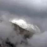 उत्तराखंड में बागेश्वर के असोज में मौसम ने बदले तेवर, ऊंची पहाड़ियों पर हिमपात के कारण अचानक बढ़ी ठंड।