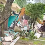 उत्तराखंड में MDDA ने यहाँ बुलडोजर एक्शन की बड़ी कार्रवाई, राजधानी में 150 बीघा प्लाटिंग पर चला बुलडोजर।
