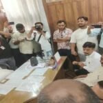 उत्तराखंड में हंडोरे की चेतावनी, कहा- शुद्धिकरण मामले में नहीं हुई कार्रवाई तो राज्य के बड़े अधिकारी होंगे पेश।