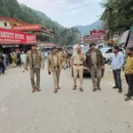 उत्तराखंड के कैंची धाम में ट्रैफिक प्लान सख्त, ग्राउंड जीरो पर अधिकारी, स्टीकर व्यवस्था लागू।