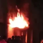 उत्तराखंड के हरिद्वार में पेंट के गोदाम में लगी आग, दमकल टीम ने शटर काट कर पाया आग पर काबू।